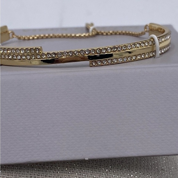 Vince Camuto Gold Tone Pretty Pave Slider Bracelet Bolo Closure - Picture 10 of 13